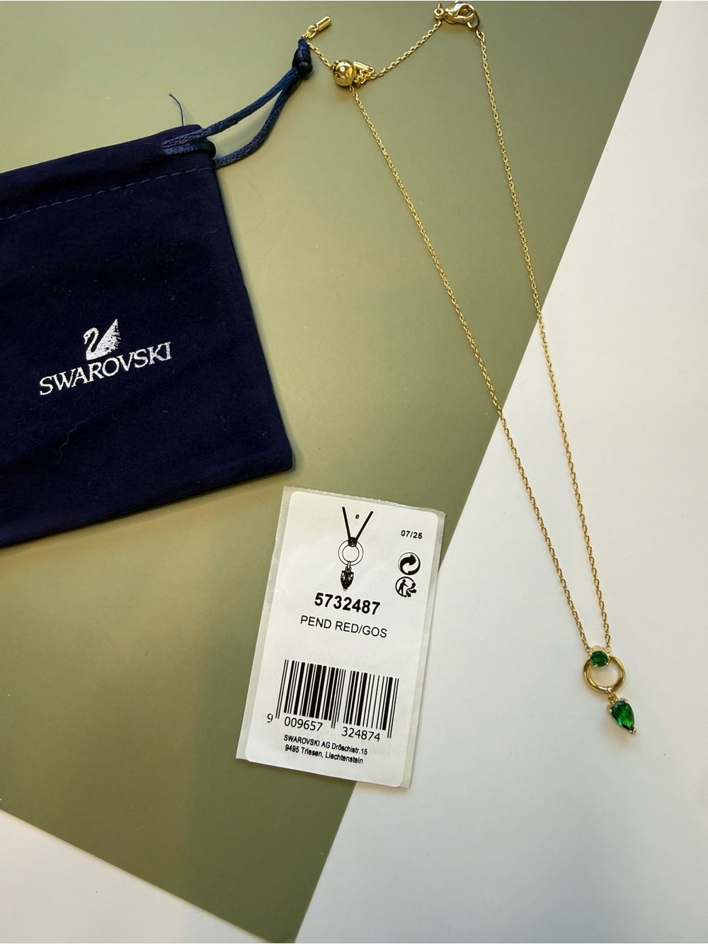 Swarovski | Mesmera pendant
Mixed cuts, Green, 18K gold finish Women Jewelry new - Picture 10 of 10
